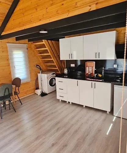 Uzun Suereli Kiralik House Kayacik بيت للعطل *